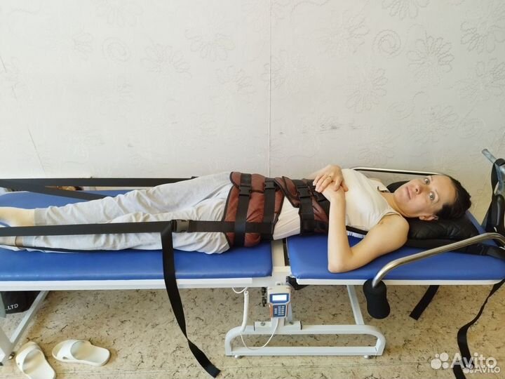 Вытяжка позвоночника с помощью тракционного стола