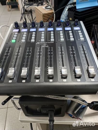 Behringer x-touch extender новый