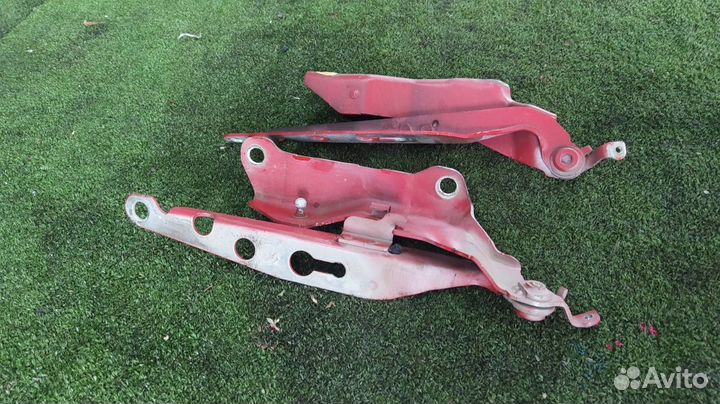 Петли капота пара Volvo Xc90