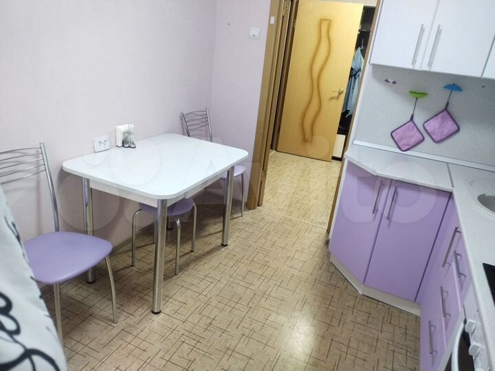 2-к. квартира, 52 м², 1/9 эт.