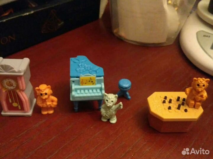 Кошки в домиках киндеры 90х