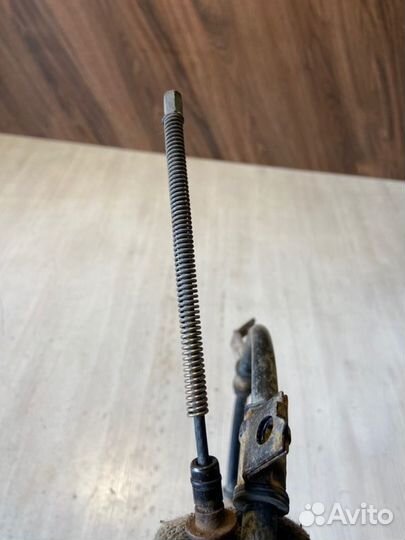 Трос стояночного тормоза левый Hyundai Santa Fe