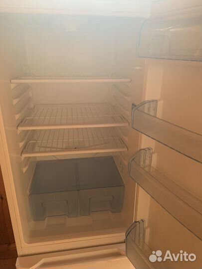 Полки и ящики от холодильника Beko