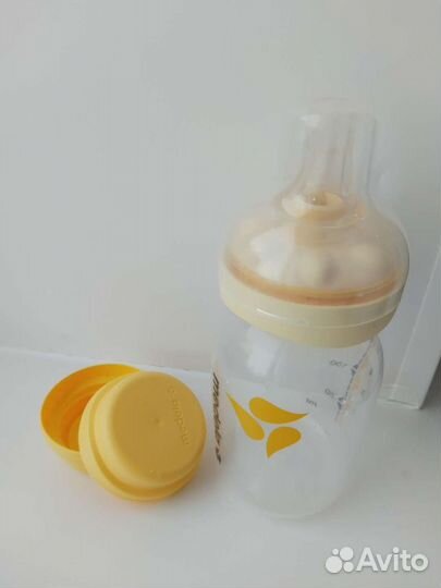 Бутылочка medela со смартсоской для кормления