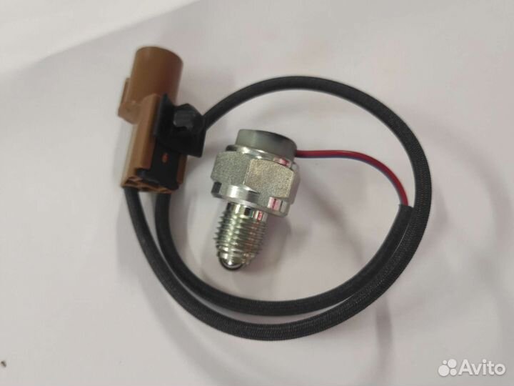 Датчик лампы на раздаточную коробку pajero IO