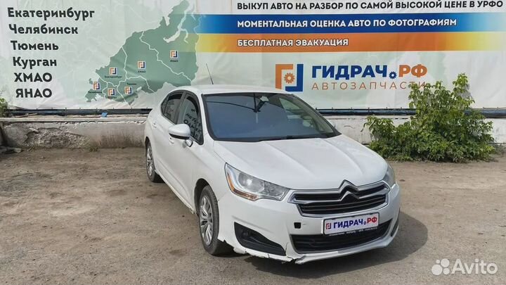 Стекло двери передней правой форточка Citroen C4 I