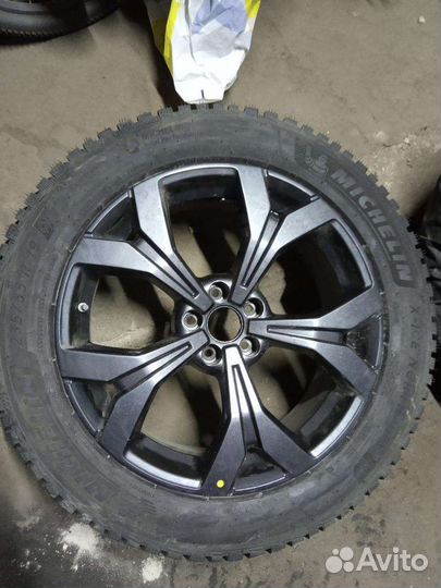 Michelin X-Ice North 4 235/55 R19