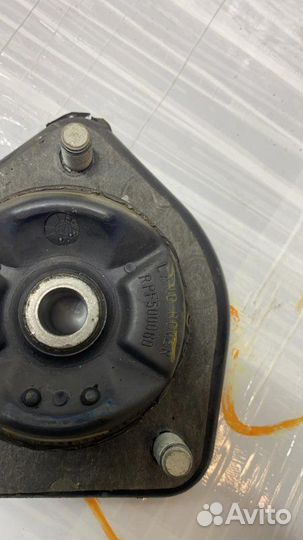 Стойка амортизатора задняя правая Land Rover Range