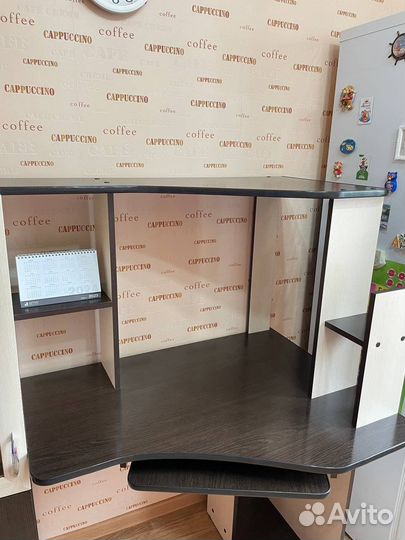 Компьютерный стол