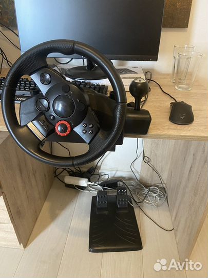 Игровой руль logitech driving force gt