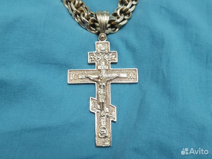 Золотая цепь и крест