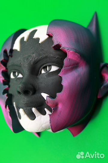 Маска на стену (настольная)