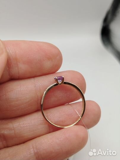 Золотое кольцо с танзанитом и бриллиантами