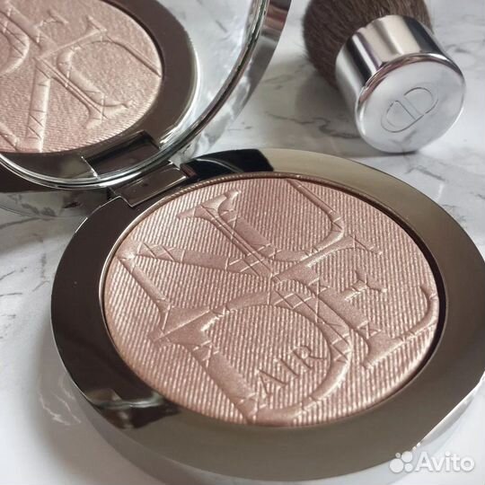 Хайлайтер Dior. Новый. Оригинал