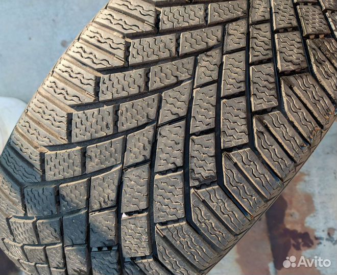 Continental ContiVikingContact 7 235/45 R18