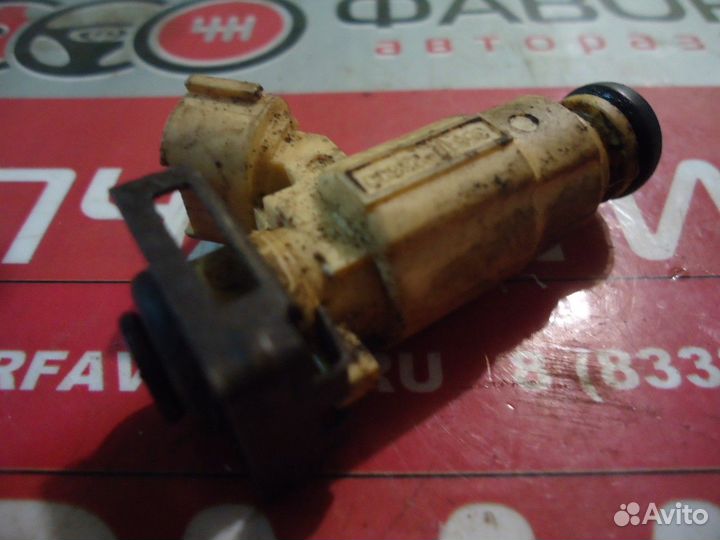 Форсунка топливная (2.0 Литра) (Hyundai Elantra)