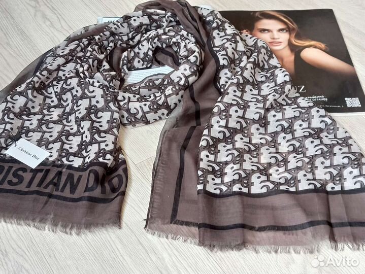 Палантин Шарф бежевый Батист Christian Dior