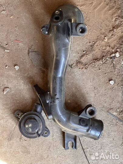 Впускная трубка с клапаном Nissan Juke