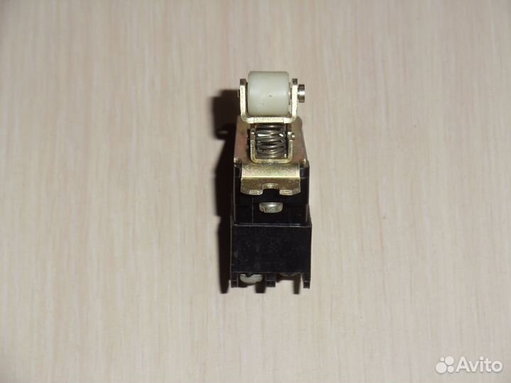 Выключатель концевой Telemecanique XC1-ZA2