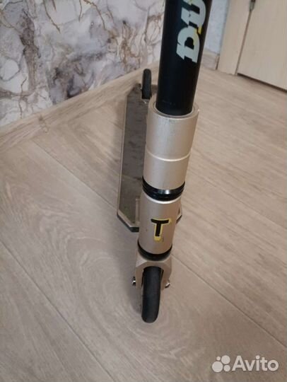 Трюковой самокат tech team duker 303