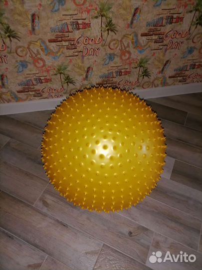 Массажный мячик