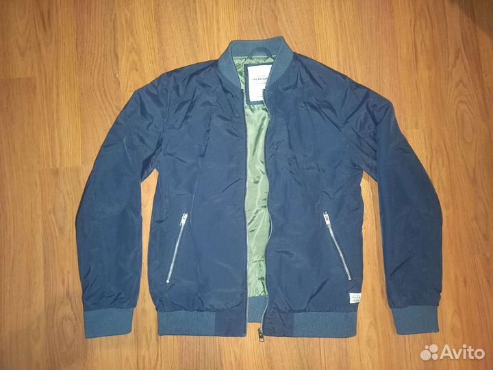 Куртка бомбер