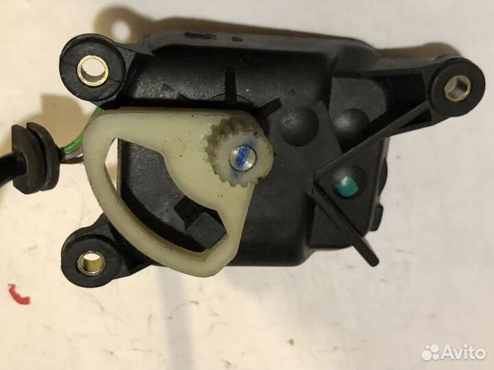 Audi A6 C4 Моторчик заслонки отопителя