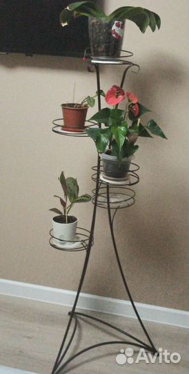 Подставка для цветов напольная металлическая