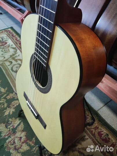 Классическая гитара Parkwood PC90 4/4 с чехлом