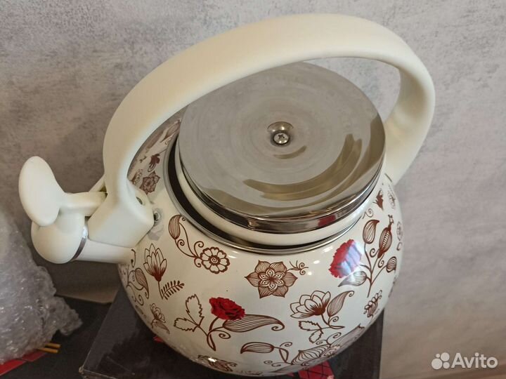 Чайник эмалированный со свистком. 2.5л