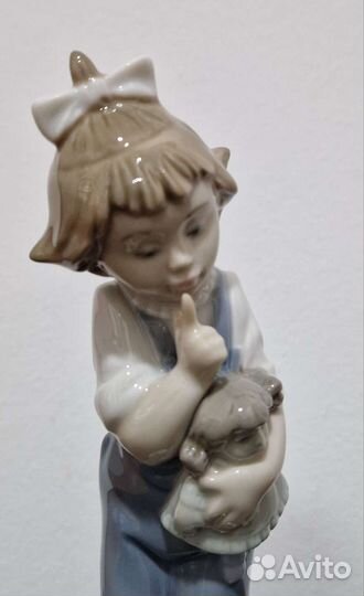 Фарфоровая статуэтка NAO Lladr Испании