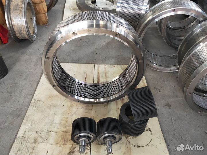 Матрица и ролики для гранулятора