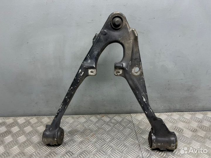 Рычаг нижний передний правый Cadillac Escalade