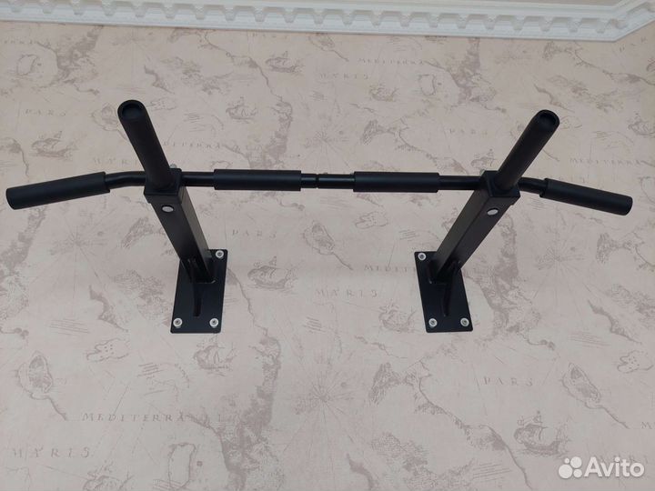 Турник настенный