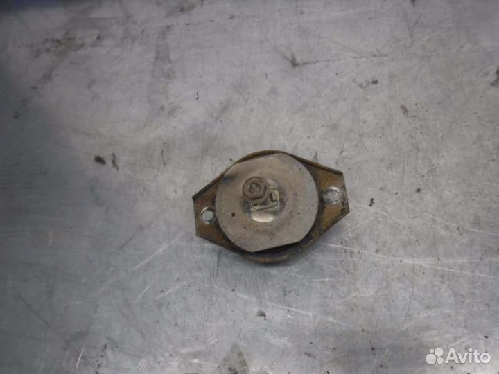 Подушка двигателя передняя правая Лада Приора 126