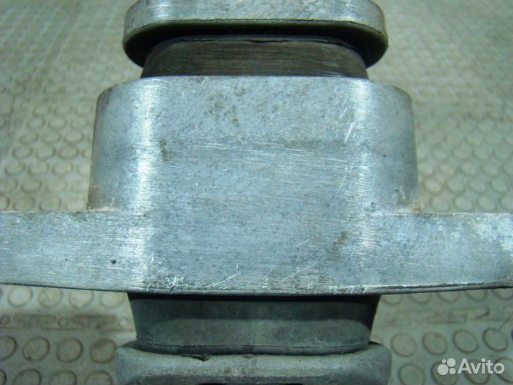 KIA Sportage 3 Опора двигателя задняя