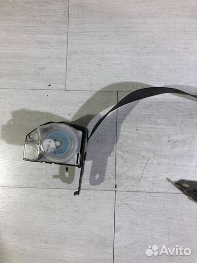 Ремень безопасности задний лев toyota corolla E150