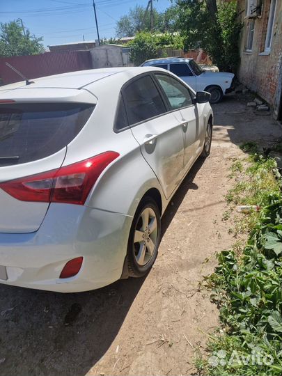 Hyundai i30 1.6 МТ, 2014, битый, 211 000 км