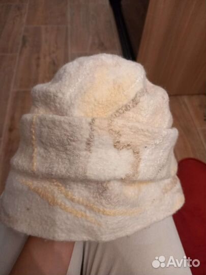 Валяная шапка ручной работы