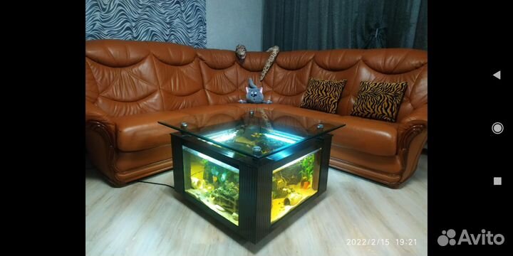 Угловой кожаный диван, производство Италия