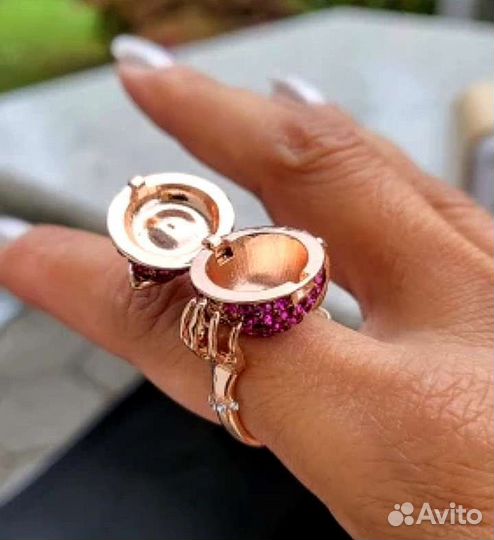 Кольцо Яблоко с тайником открывается всё в стразах