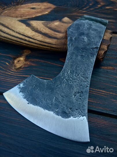 Топор кованый 