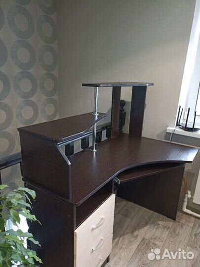 Компьютерный стол