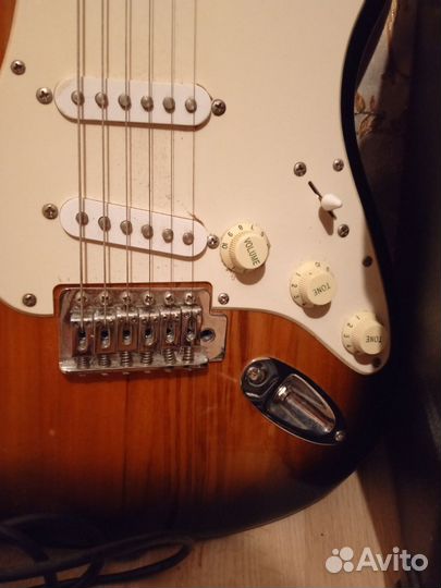 Электро гитара Fender Squier с комбо усилителем