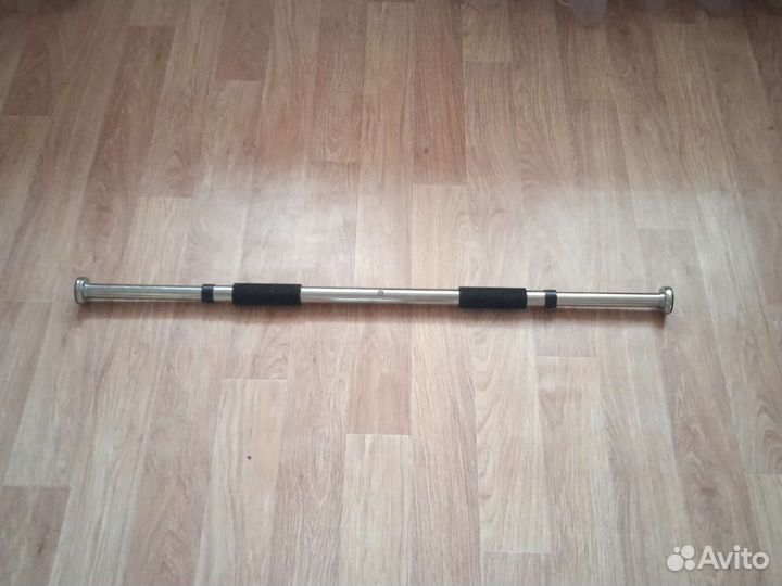 Турник раздвежной максимум 97 см