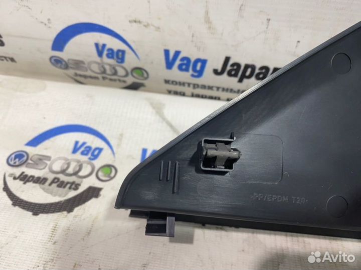 Накладка в салоне передняя левая Volkswagen Tiguan