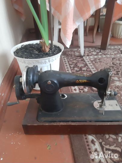 Швейная машина подольская