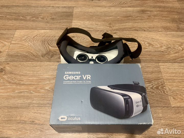 Очки виртуальной реальности Samsung Gear VR