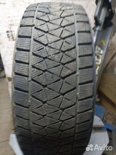 Bridgestone Blizzak DM-V2 225/60 R18
