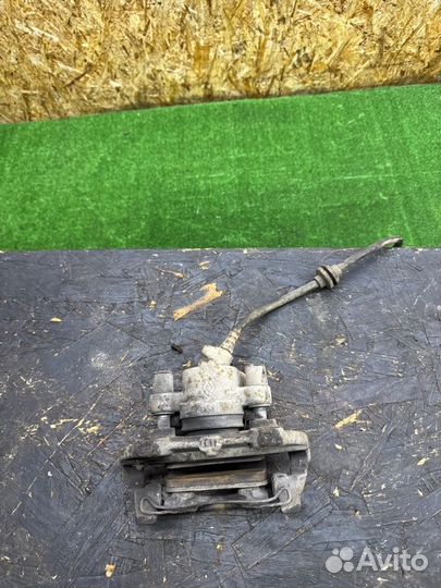 Суппорт тормозной передний правый Renault Logan 2